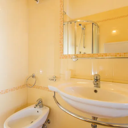 ホテル Lido ベラーリア・イジェア・マリーナ